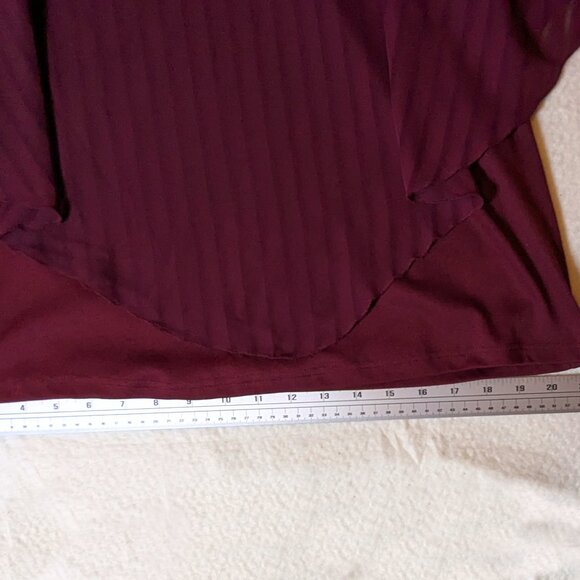 Theo & b burgundy tank with silky/swingy over layer, size XL - Picture 9 of 10